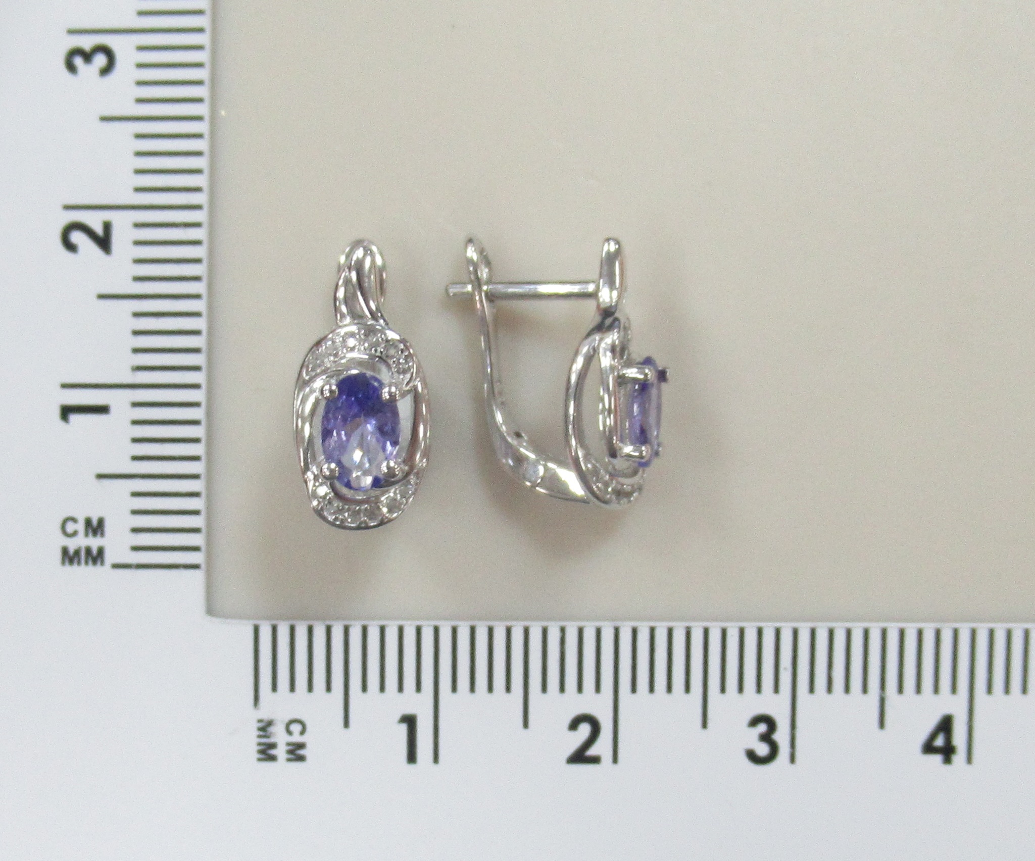 Серебряные серьги с танзанитами